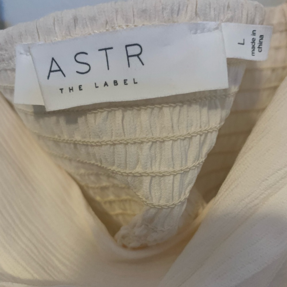 Astr Cream Ruffled Blouse - Picture 4 of 5